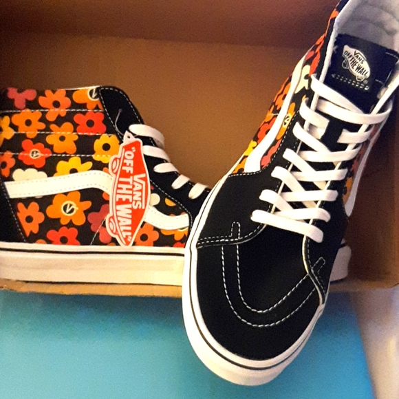 Vans Sk8-Hi Black Flower *NWT* - Picture 13 of 16